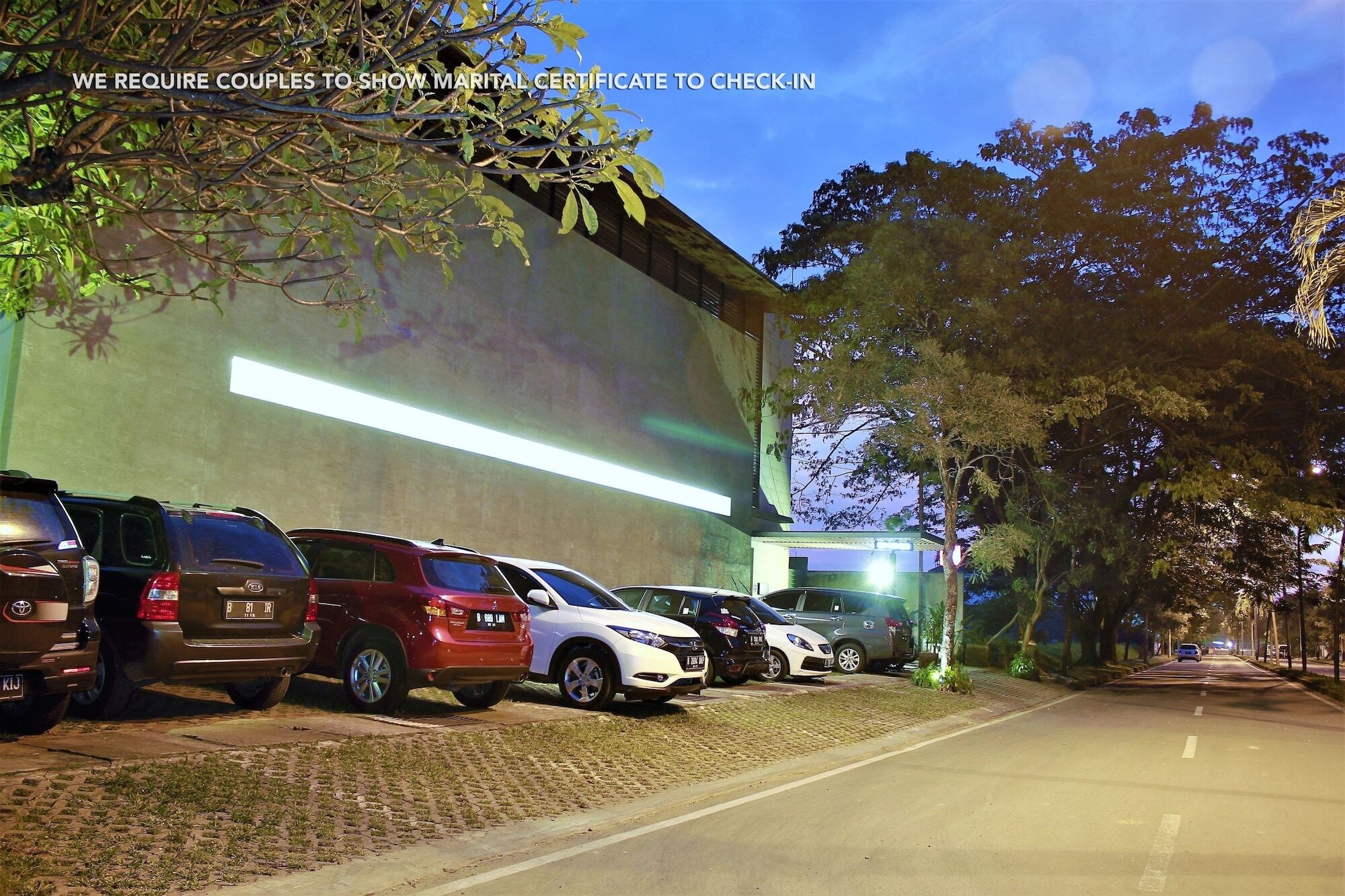 Zen Rooms Permata Karawaci Syariah Tangerang Exteriör bild